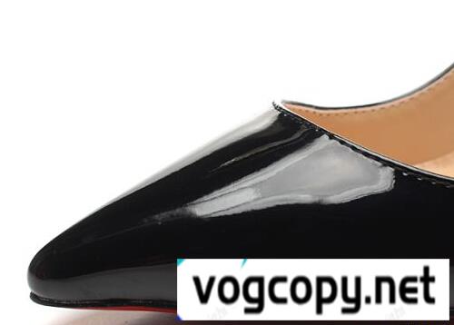 Christian Louboutinクリスチャンルブタン エナメル革 パンプス