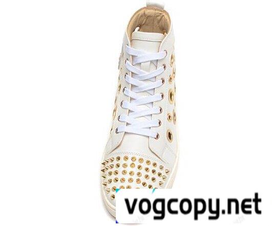 Christian Louboutinクリスチャンルブタン  スパイク 透気快適な履き心地 スニーカー