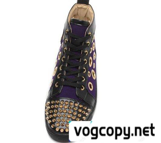 Christian Louboutinクリスチャンルブタン スパイク 穴が付くデザイン スニーカー