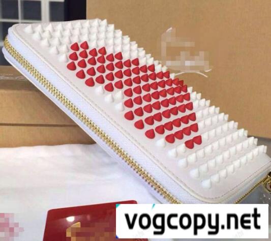 クリスチャンルブタン Christian Louboutin スパイク ハート型財布