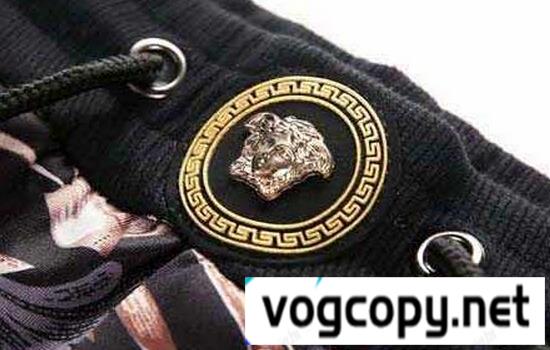 VERSACE ヴェルサーチ ショートパンツ