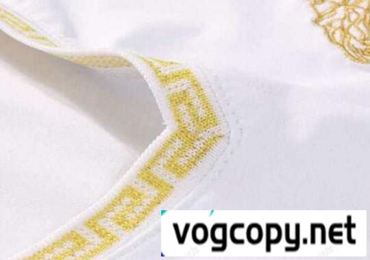 VERSACE ヴェルサーチ SALE!今季 半袖Tシャツ