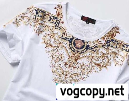 VERSACE ヴェルサーチ SALE!今季 半袖Tシャツ