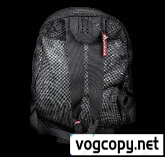 耐久性に溢れるアイテム　Supreme シュプリーム 愛用できるメッシュバックパック.
