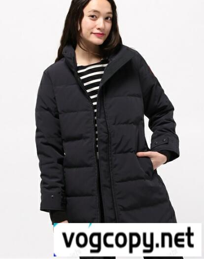 軽さや保温性ある　CANADA GOOSE/カナダグース　デザイン性に加えメンズダウンジャケット.