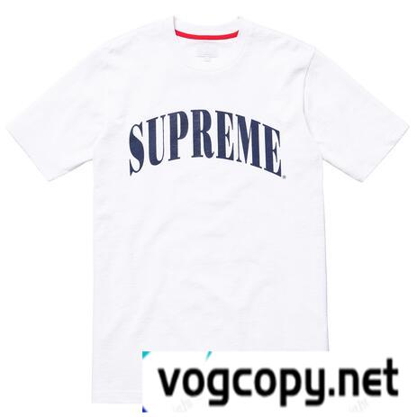 今季の定番スタイルSupreme シュプリーム  リゾート感を演出できるＴシャツ .