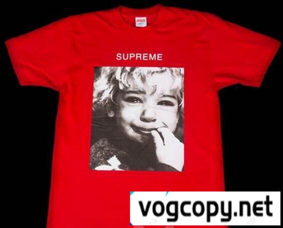 理想的なスタイル　シュプリーム　Supreme 15FW Crybaby Tee 肌触りの良さ　クライベイビーＴシャツ	レッド.
