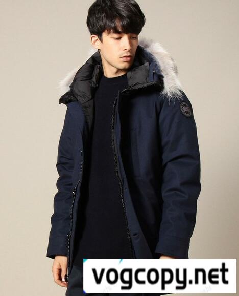 存在感に溢れるアイテム　CANADA GOOSE 　オシャレ度もスタイルアップ　ダウンジャケット.