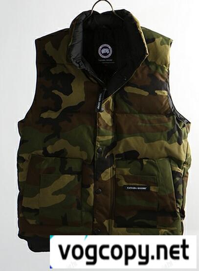 印象的に　CANADA GOOSE/カナダグース　保温性を持ってダウンジャケット.