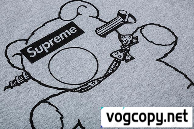 モダンな雰囲気に　Supreme シュプリーム  通気性も抜群　Tシャツ .