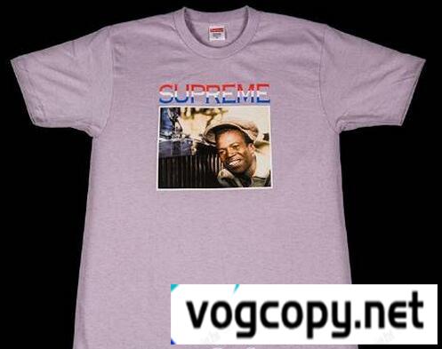 新作　2017コレクション supreme レプリカ  耐久性が高いTシャツ ライトパープル.