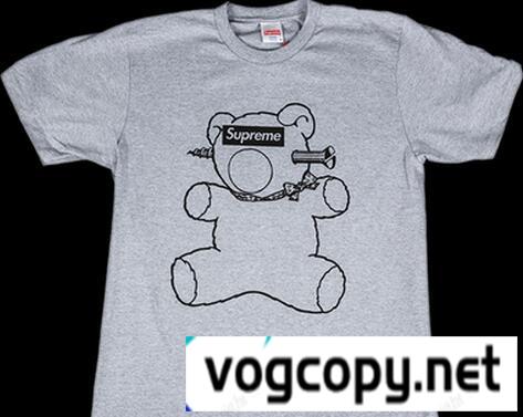 モダンな雰囲気に　Supreme シュプリーム  通気性も抜群　Tシャツ .