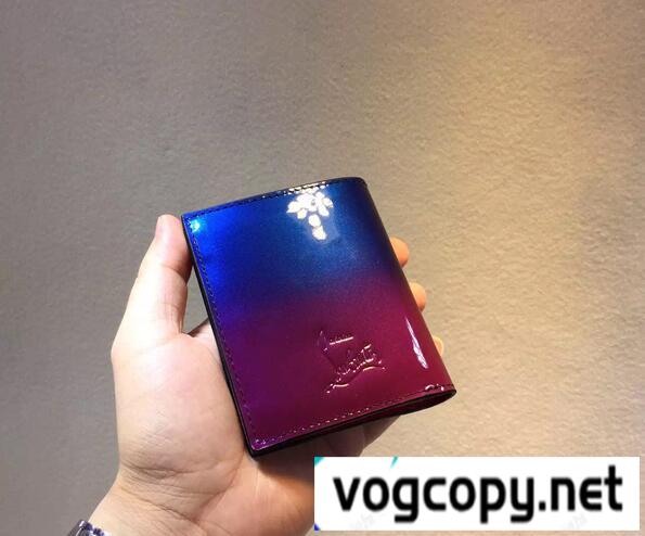 質感が魅力的なクリスチャン ルブタン メンズウォレット財布 .