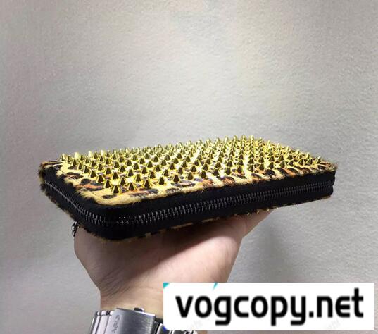 プレゼンに　クリスチャン ルブタン洗練された財布　デザイン レオパード スパイク 長財布.