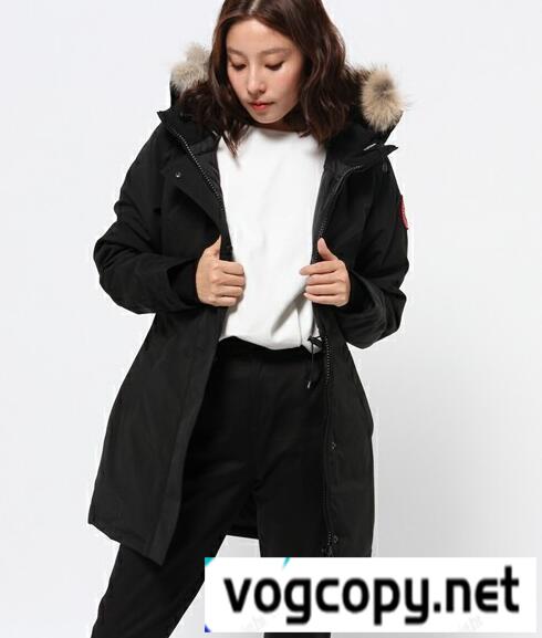 カジュアルと上品さも兼ね備えた逸品　CANADA GOOSE/カナダグース　レディース　ダウンジャケット.
