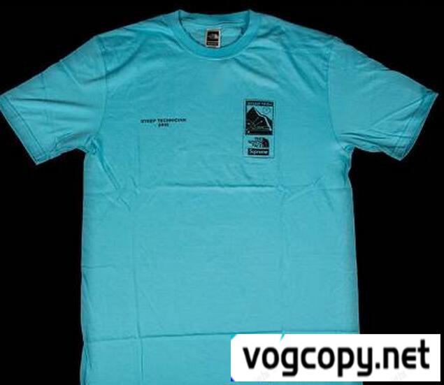 耐久性を演出する シュプリーム Tシャツ コピー   モードな雰囲気や機能性を兼ね備えたTシャツ ライトブルー.