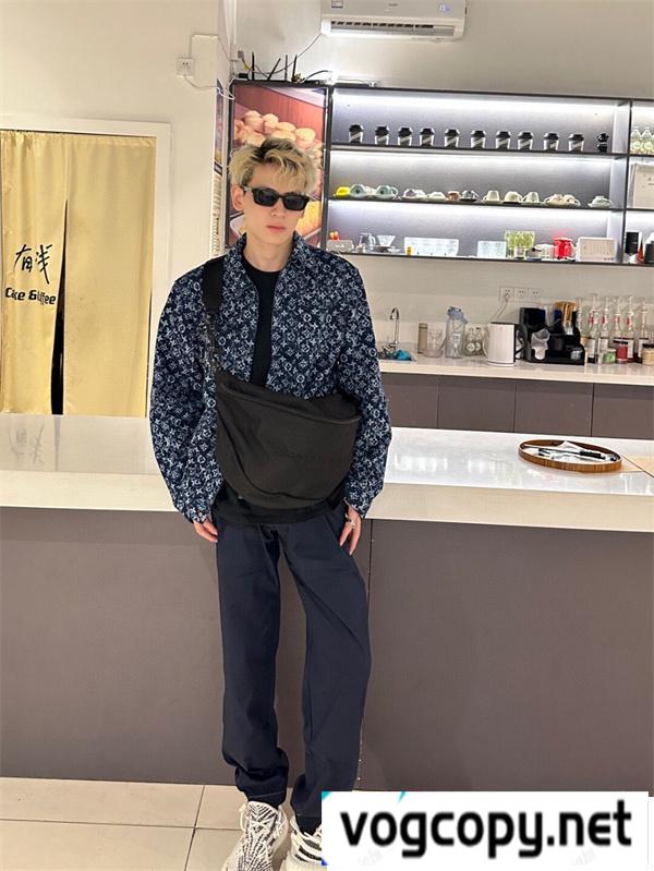プラダ 偽物 ワークパンツ