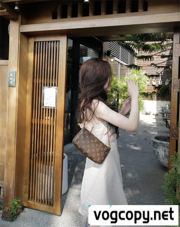 LOUIS VUITTON 偽物 ショルダーバッグ
