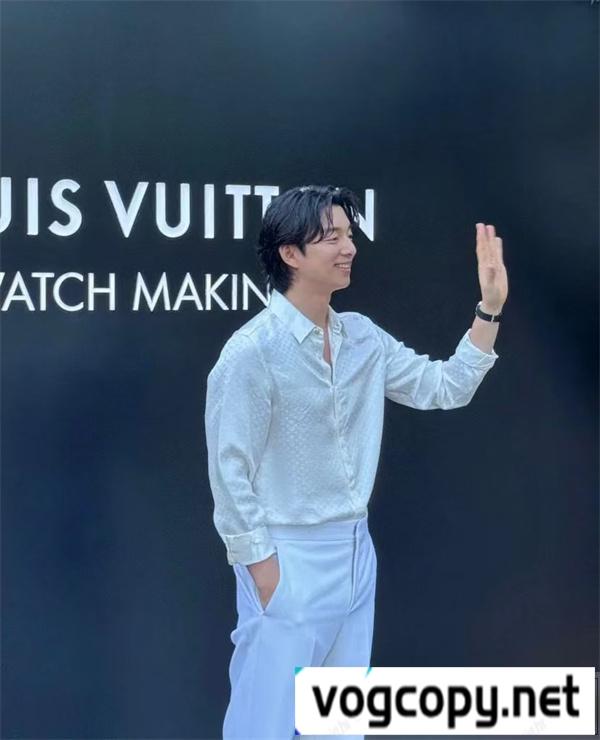 LOUIS VUITTON 偽物 シャツ