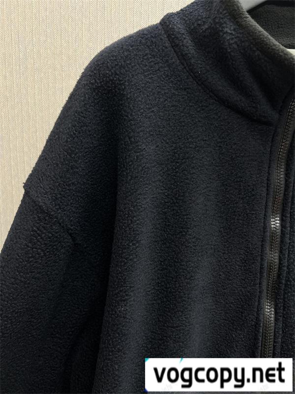 ミュウミュウ 偽物 ジャケット