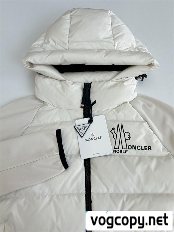 MONCLER 偽物 ダウンジャケット