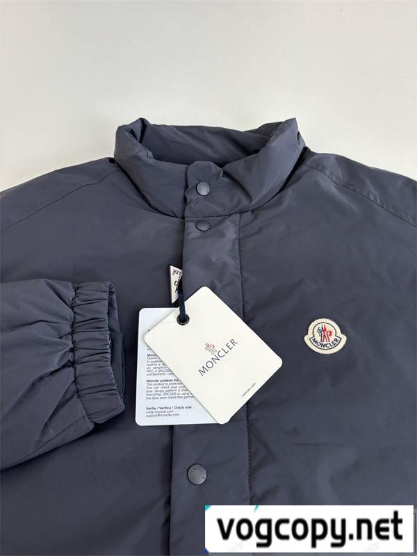 MONCLER 偽物 ダウンジャケット