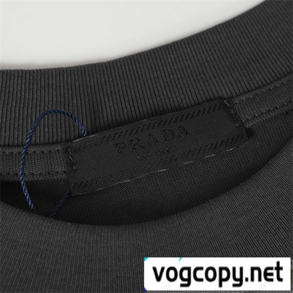 プラダ 偽物 長袖Ｔシャツ 