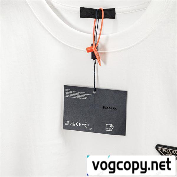 プラダ 偽物 長袖Ｔシャツ 