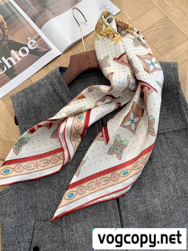 LOUIS VUITTON 偽物 スカーフ
