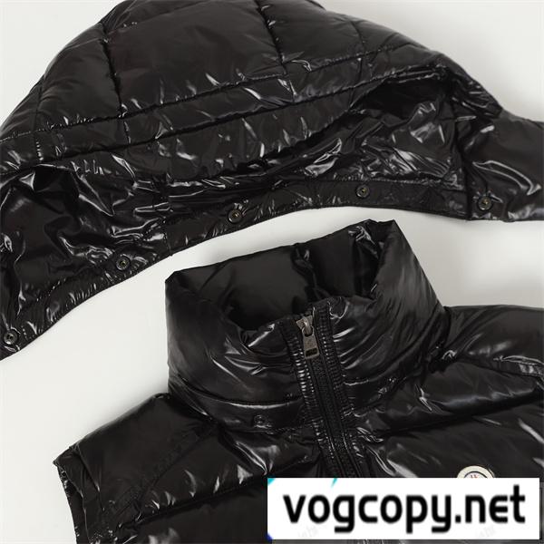 MONCLER 偽物 ダウンベスト