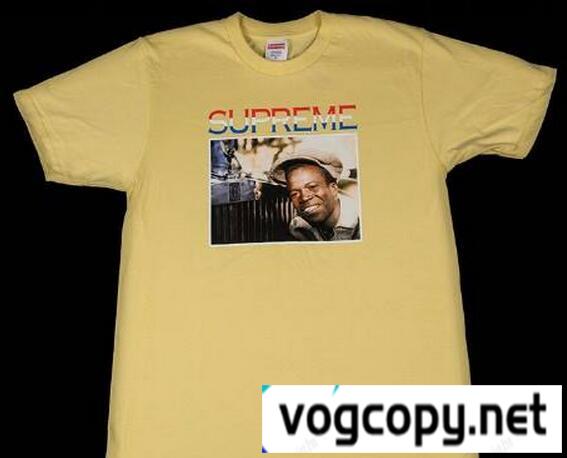 快適な着心地やすっきりとした印象にシュプリーム 一番人気を誇るTシャツ イエロー.
