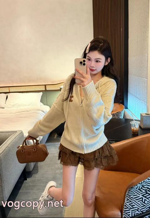 最前線2025贅沢な逸品通気性と吸汗性に優れCELINEブランド コピー s 級セーターのコート_0_3