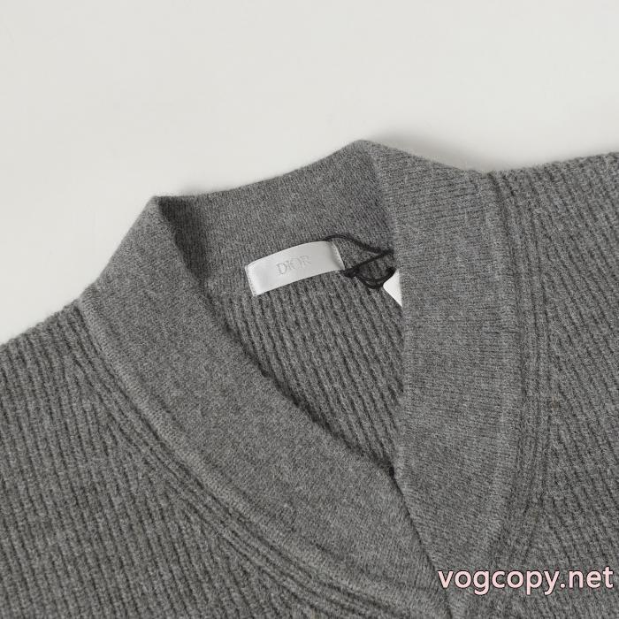 DIORアルファベットロゴVネックニット_0_1