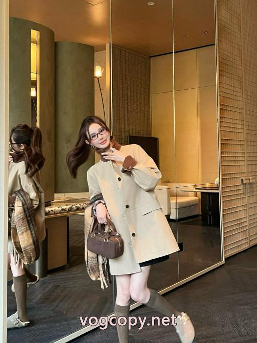 Miumiuアルファベットステッチ刺繍カレー色コーデュロイパッチワーク開襟ミディアムコート_0_4