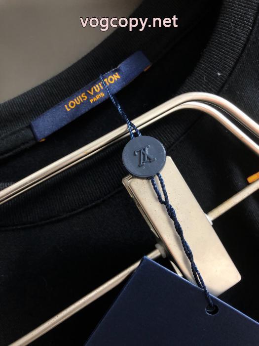 LOUIS VUITTON最新コットンオフセットブラックねじ付き半袖Tシャツ_0_1