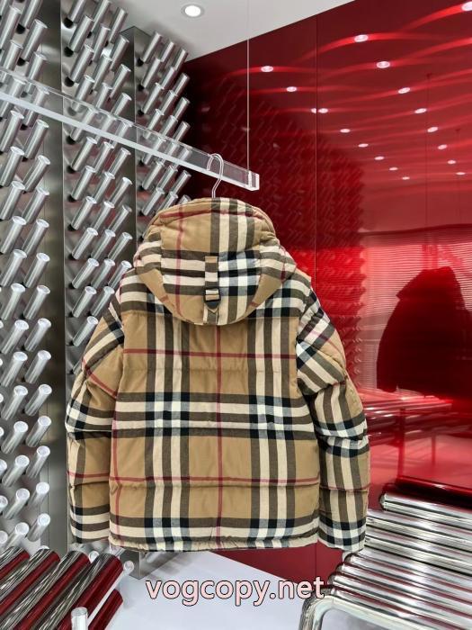 Burberry秋冬新作定番カーキチェックダウンジャケット_0_2