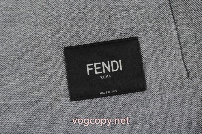 期間限定VIPセール 爽快感が絶妙にマッチ 2025年秋冬新作コートFENDIブランド 通販 激安_0_2
