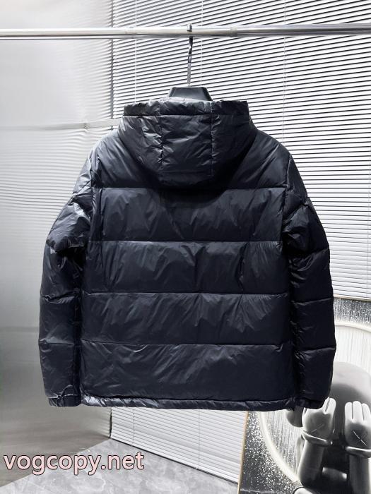 ブランド コピー 優良店MONCLER重宝するアイテム 人気セール定番 抜群な通気性ダウンジャケット_0_1