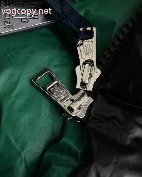 ダウンジャケットMONCLER偽 ブランド足長効果のある ファッション 確保済み安心国内発送_0_1