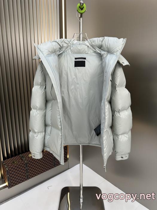 PRADAスーパー コピー ブランド 専門店マストアイテム新入荷 最終数量限り！ 機能的なアイテムダウンジャケット_0_3
