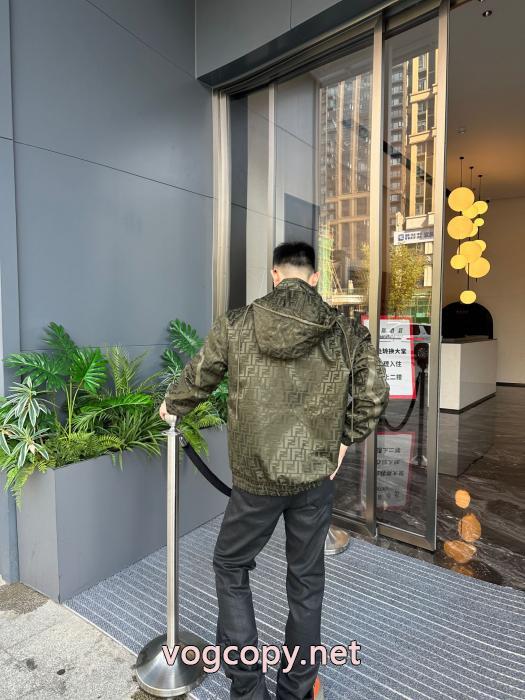 FENDI激安 通販 専門店ジャケット2025冬のトレンド NEW大変素敵 定番の人気商品_0_3