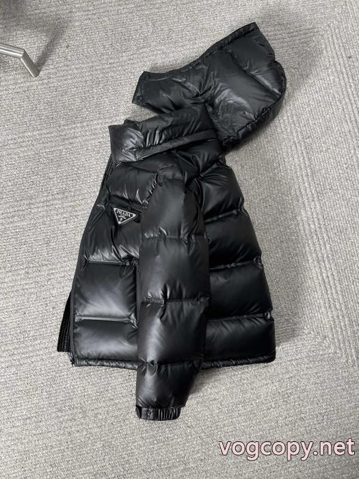値下げ！ 期間限定大人気商品 最高に人気商品!PRADA 2025ブランドコピーダウンジャケット_0_1