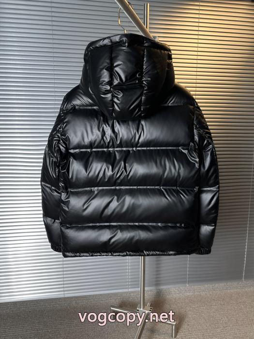 値下げ！ 期間限定大人気商品 最高に人気商品!PRADA 2025ブランドコピーダウンジャケット_0_3