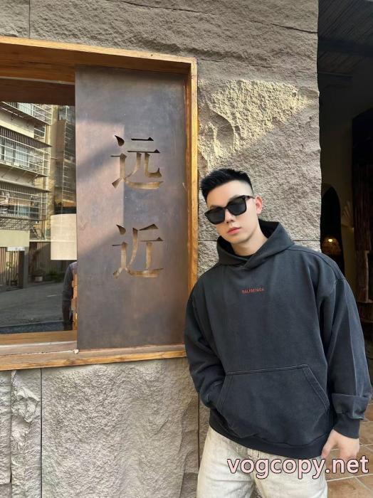 パーカー冬に必須の定番アイテム 2025年モデル 上品保証BALENCIAGA激安 ブランド 通販_0_4