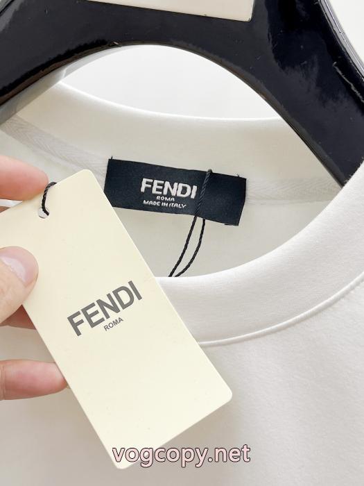FENDIパーカーコピー ブランド 通販 安心お洒落自在   大好評 格安大特価_0_3