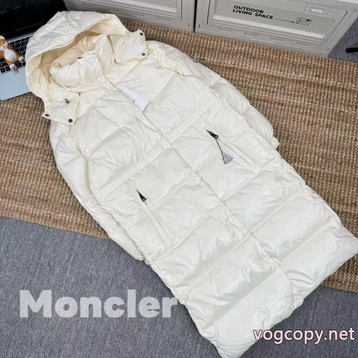 ブランド コピー 通販MONCLER雑誌掲載モデル!! 今年のトレンド！ 定番のモデルダウンジャケット_0_0