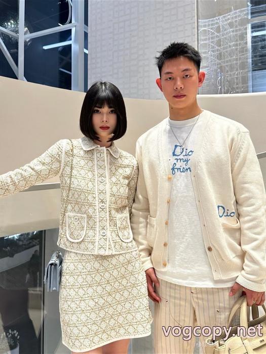 コピー 通販新作限定 新商品数量限定 海外でも若者たちに大人気なコートDior_0_1