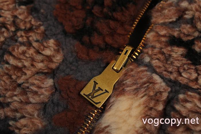 安心の激安通販 大人気 完売前に 衝撃セールで破格ブランド スニーカー 激安LOUIS VUITTONコート_0_4