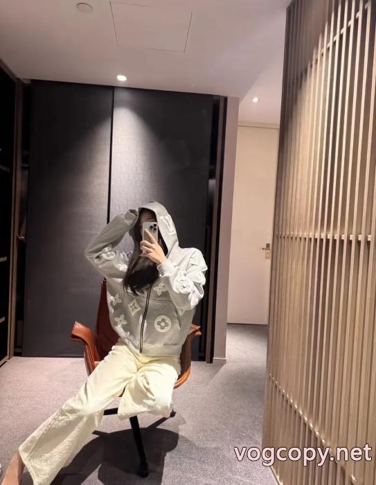 ブランド コピー 着払いオンライン販売 限定品も！ ストリートファッションコートLOUIS VUITTON_0_1