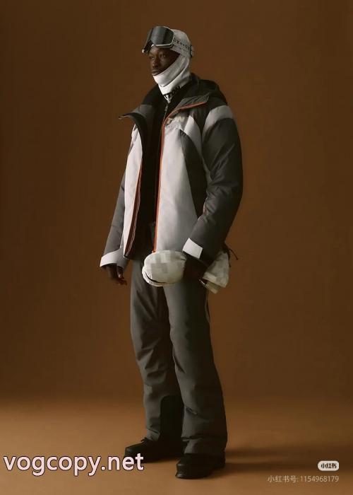 ブランド 偽物 激安 通販完売前に ストリートファッション 魅力的なLOUIS VUITTONダウンジャケット_0_2